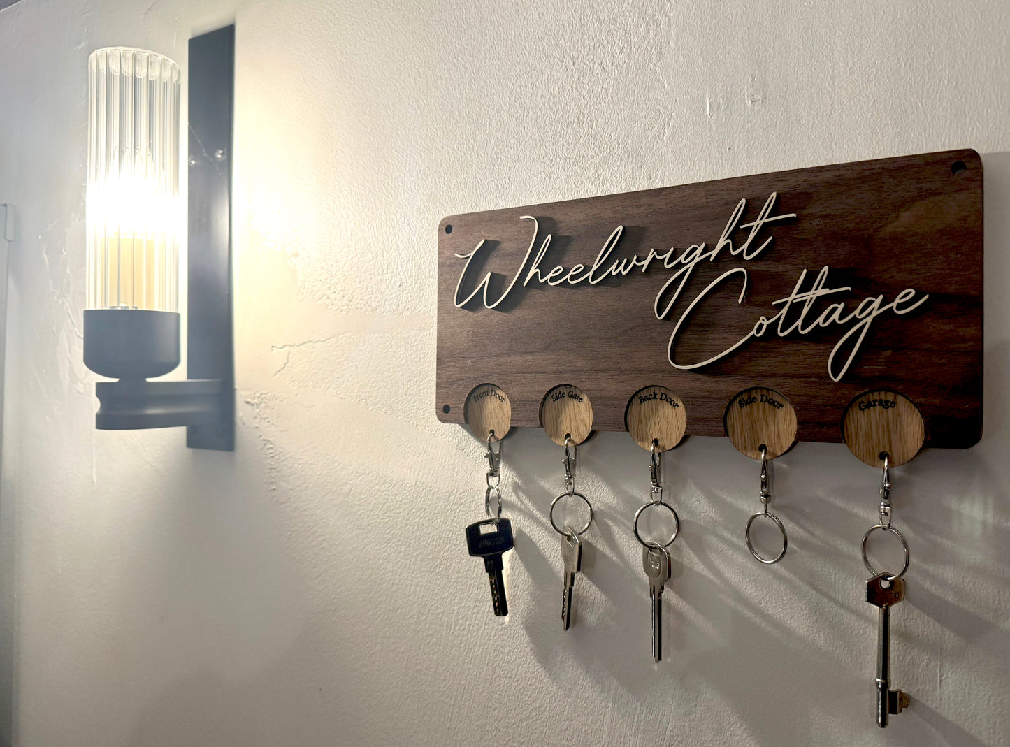 Wall Mounted Key Holder; with 5x key fobs